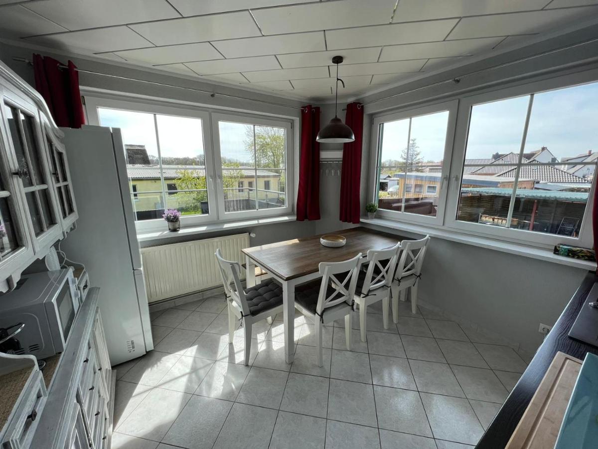 Ruegenferienhaus - Schaprode Hafen Екстер'єр фото