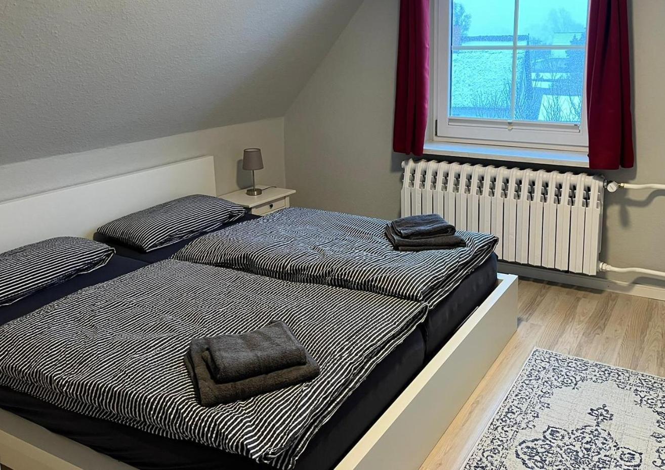 Ruegenferienhaus - Schaprode Hafen Екстер'єр фото