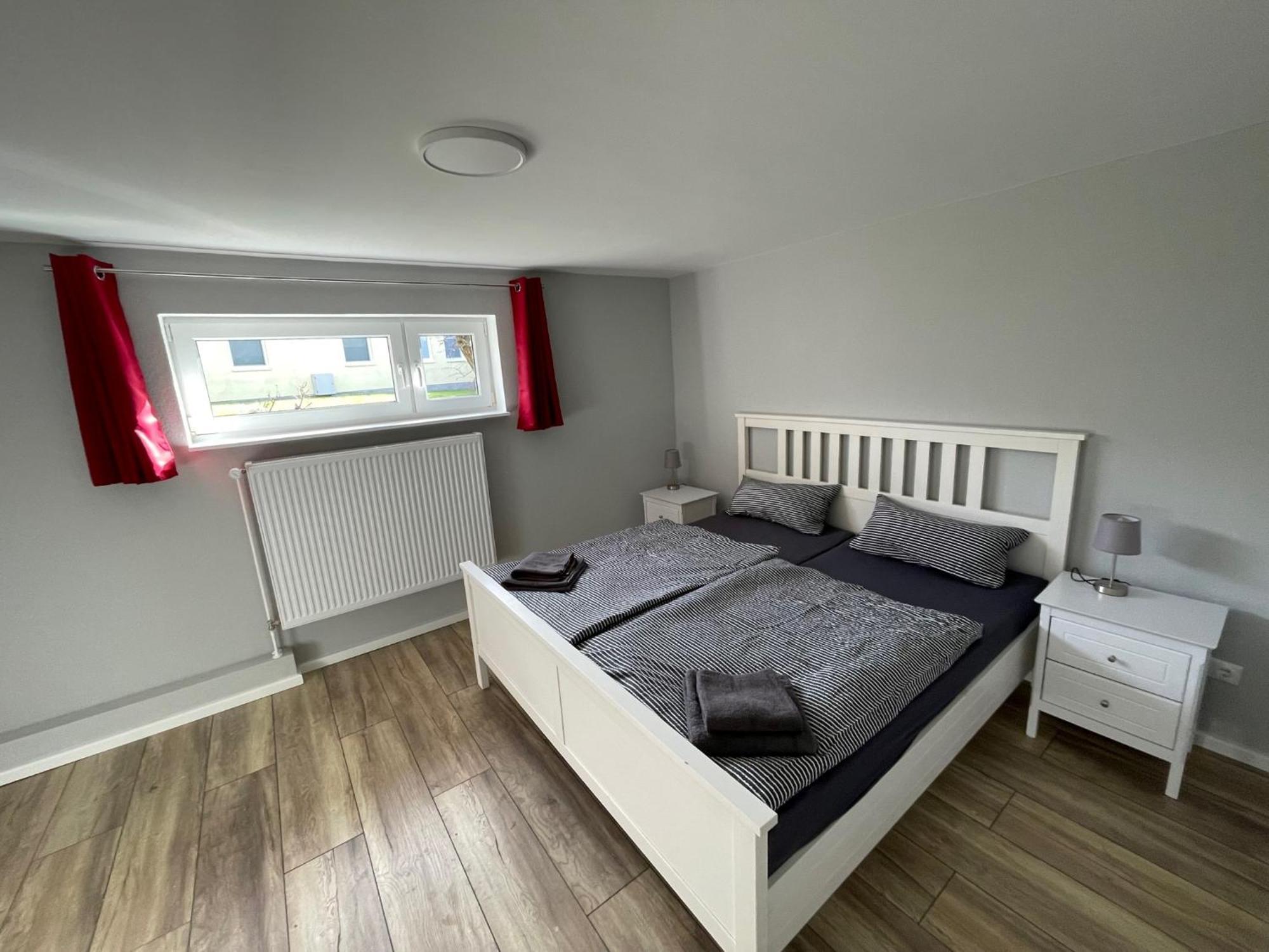 Ruegenferienhaus - Schaprode Hafen Екстер'єр фото